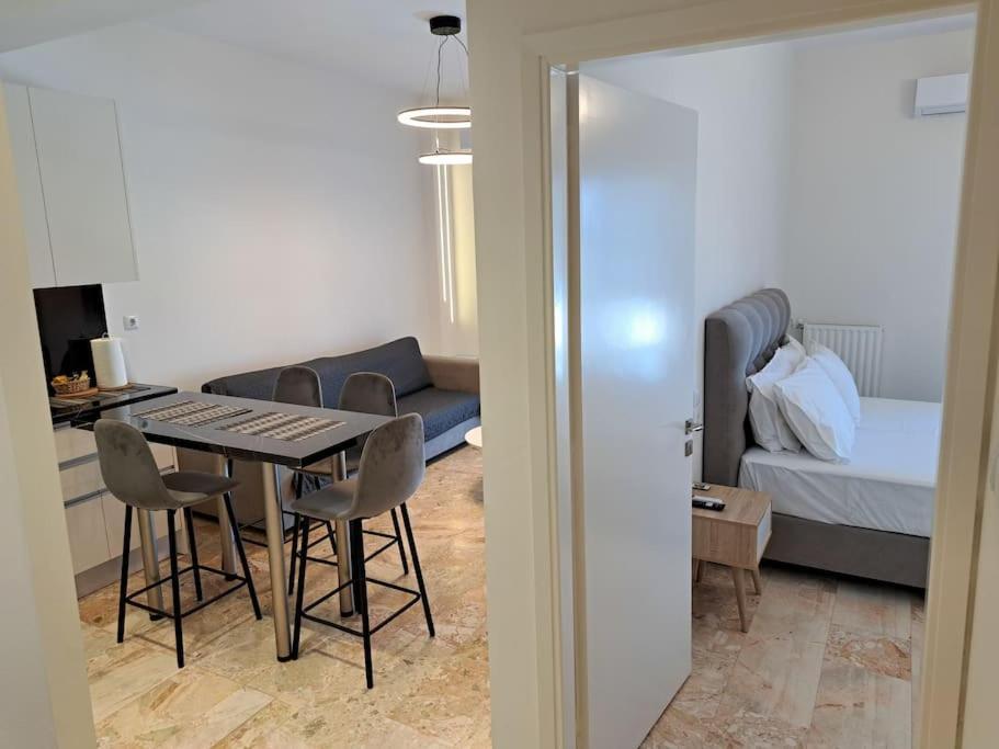 Luxury Suite Патра Екстериор снимка
