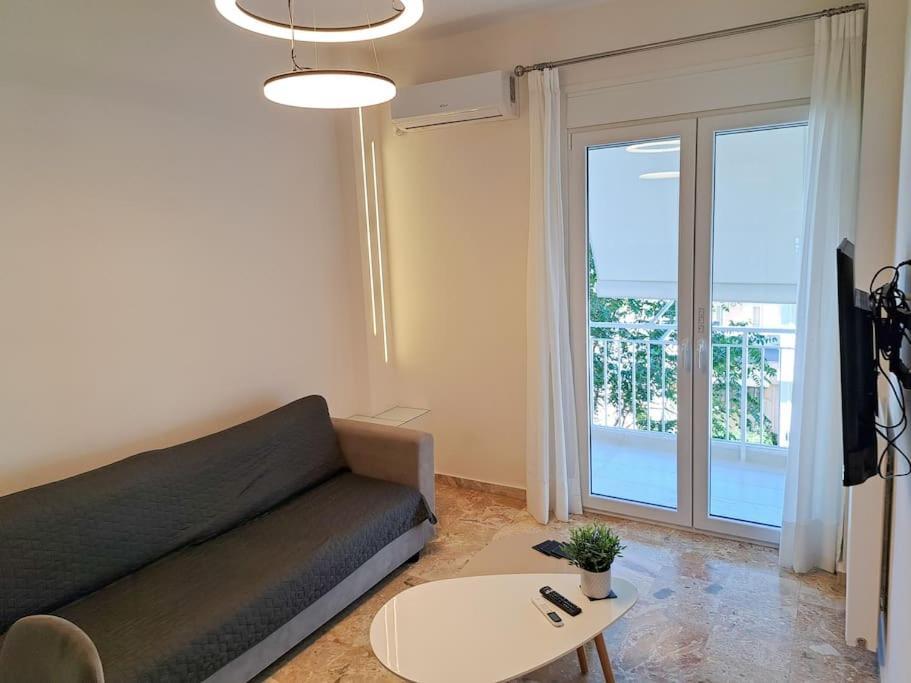 Luxury Suite Патра Екстериор снимка