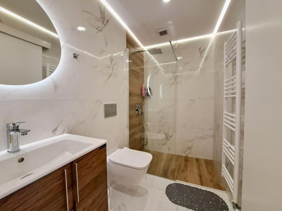 Luxury Suite Патра Екстериор снимка
