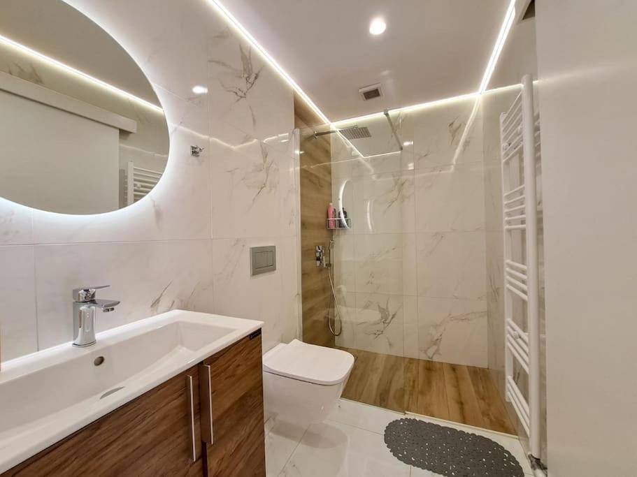 Luxury Suite Патра Екстериор снимка